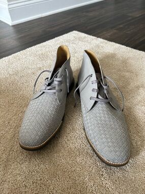 Cole Haan Light Grey Woven Leather Chukka Boots Good Condition